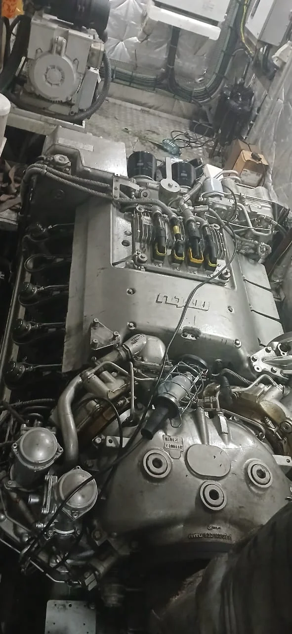 Instalação de novo alternador em motor MTU 10V